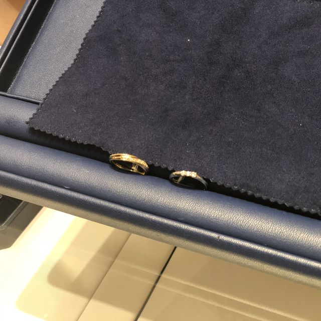 【銀座ダイヤモンドシライシの口コミ】 デザイン性と付けた時のフィット感です！
何種類も付けさせていただきまし…