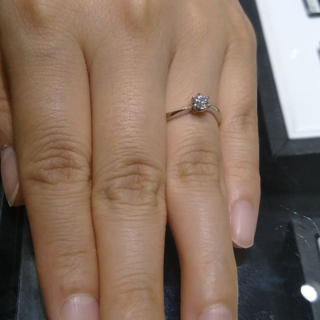 【ラザール ダイヤモンド(LAZARE DIAMOND)の口コミ】 東京で2回試着しに行き、最終的に引っ越した先に近い店舗で購入しました。…