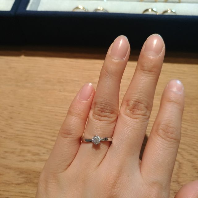 【ith(イズ)の口コミ】 サンプルの指輪はすべて見るのが大変なくらい、どのブランドよりも多いと…