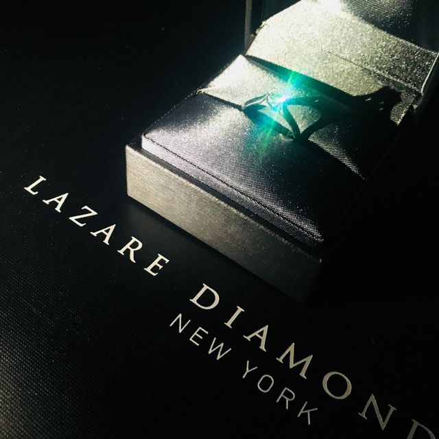 【ラザール ダイヤモンド(LAZARE DIAMOND)の口コミ】 男らしいデザインにビビッときました！直感です。パートナーと相談して、…