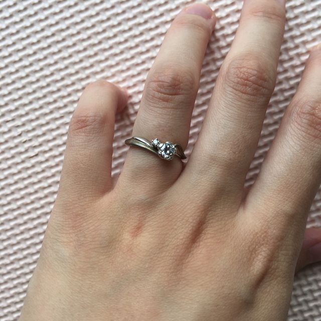 【杢目金屋(もくめがねや)の口コミ】 HPに載っていた「桜一輪」のデザインに惹かれて即決しました。持ち込みの…