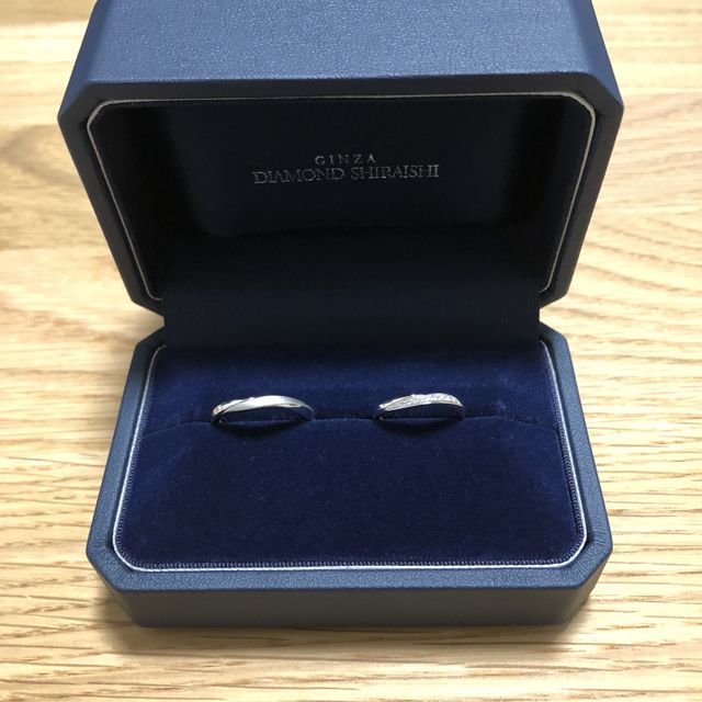 【銀座ダイヤモンドシライシの口コミ】 様々なお店で色々な指輪を試着しましたが、一目惚れで決めました。また実…