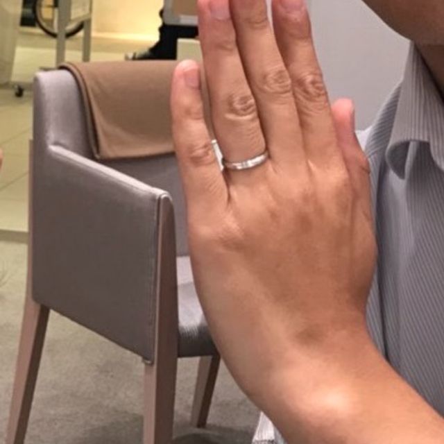 【アイプリモ(I-PRIMO)の口コミ】 指が太いので存在感のあるシンプルなシルバーの指輪を選びました。鍛造品…