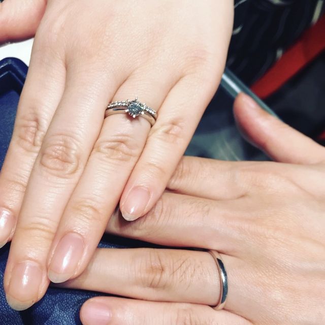 【銀座ダイヤモンドシライシの口コミ】 ダイヤの質、デザイン共に満足のいく物に出会えました。
いろんなお店にを…