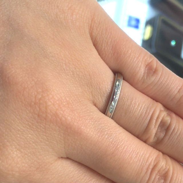 【GALA JEWELRY(ガラジュエリー)の口コミ】 デザインはシンプルであり上品な魅力があると思います。ダイヤモンドの質…