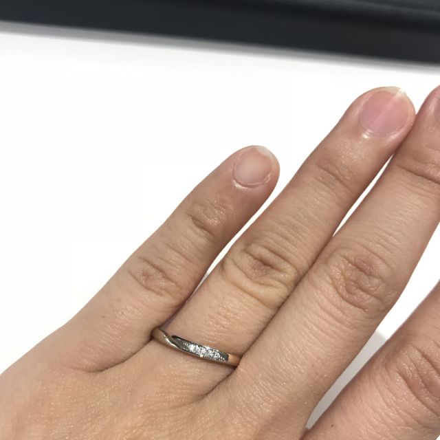 【俄(にわか)の口コミ】 ピンクゴールドとプラチナのバイカラーでした。ダイヤの部分が強調しすぎ…