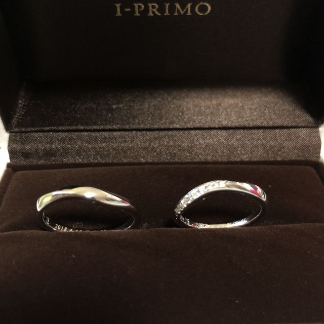 【アイプリモ(I-PRIMO)の口コミ】 店頭には可愛い指輪が多く、シンプルでもオシャレで自分たちが探している…