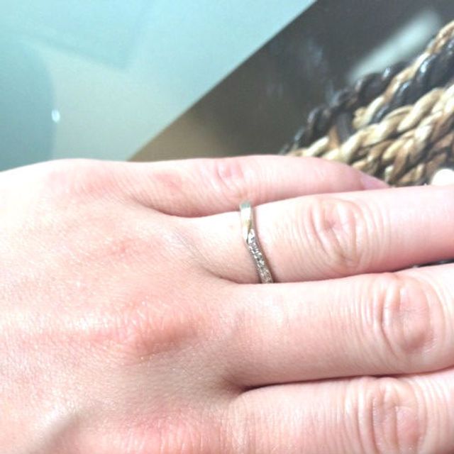 【杢目金屋(もくめがねや)の口コミ】 和を感じさせるデザインが上品だと思ったことと、着けてみて違和感がほと…