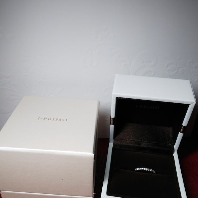 【アイプリモ(I-PRIMO)の口コミ】 結婚１０周年記念の指輪で、結婚指輪と一緒につけれるものを探してました…