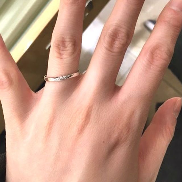 【Mariage ent(マリアージュエント)の口コミ】 シンプルなデザインであり、値段も手頃なのが決め手です。飽きのこないす…