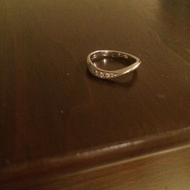 【JEWELRY  KAMATA(ジュエリーかまた)の口コミ】 カーブがかかっている指輪が好きなのですが、気になって試着してみたもの…