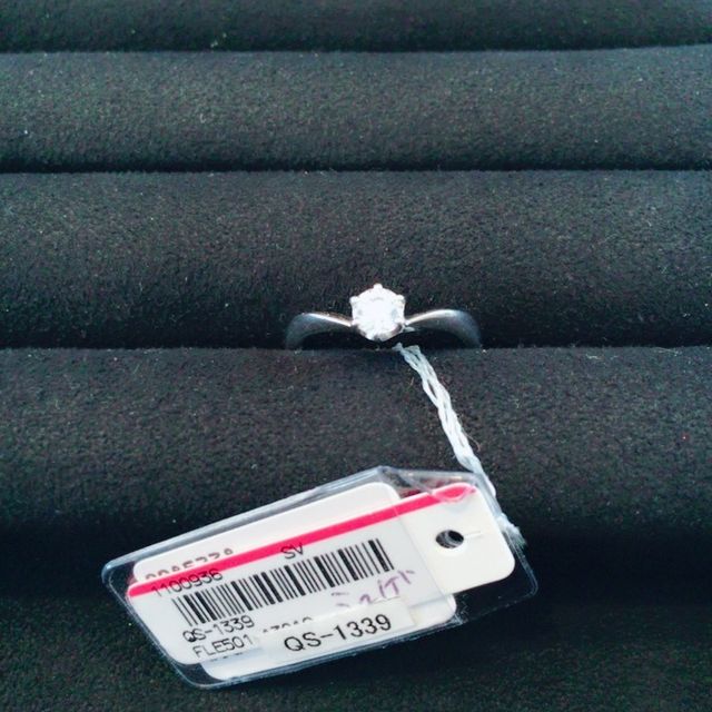 【Foulason(フレゾン)の口コミ】 指が細く見えるデザインを探していると伝えて、ビジュピコの店員さんに出…