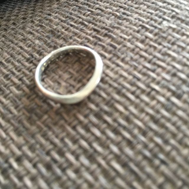 【アトリエ・フランシスカの口コミ】 オリジナルで作れるところ
指輪内の刻印も自分たちでできるところ
作業工…