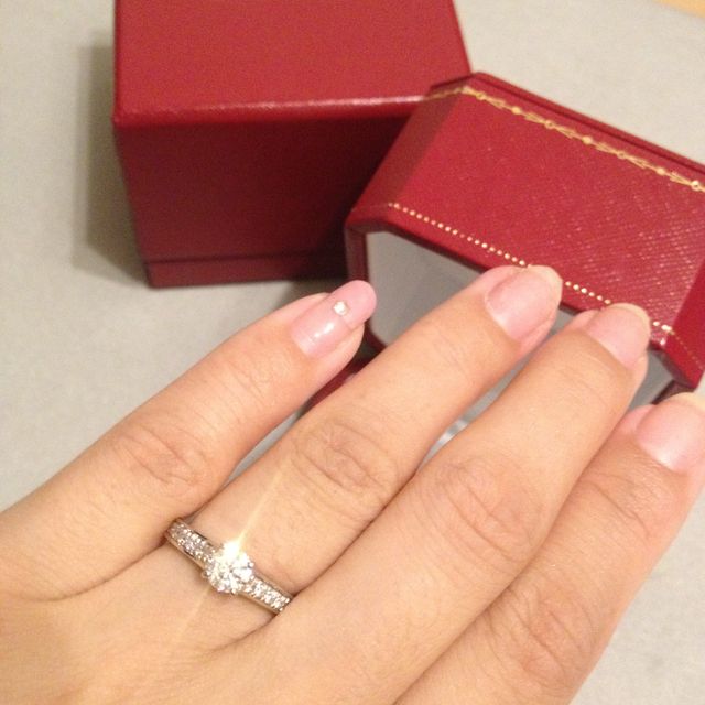 【カルティエ(Cartier)の口コミ】 美しいカットの一粒ダイヤモンドは、他の商品と比べてひときわ輝いていま…
