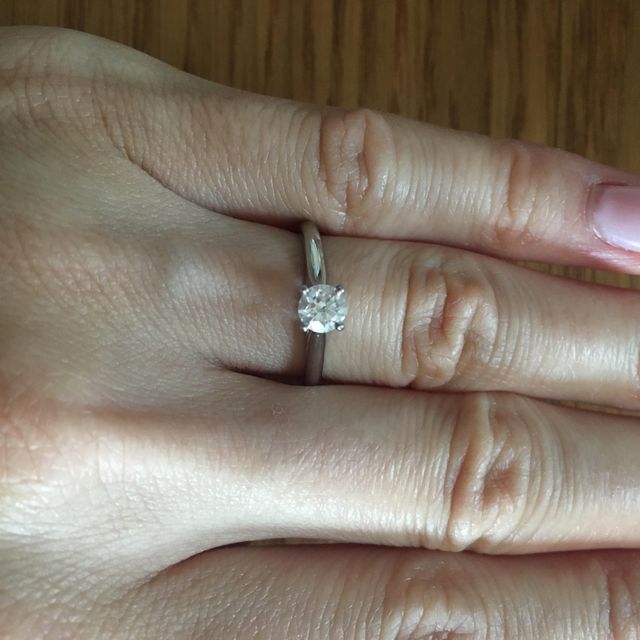 【カルティエ(Cartier)の口コミ】 彼が決めてくれました。事前に一人で見に行った際、店員さんが丁寧にダイ…