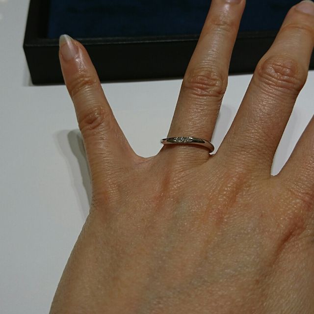 【4℃ BRIDAL(ヨンドシーブライダル)の口コミ】 ３６０度曲線になっているとのことで付け心地がとてもよかったです。また…