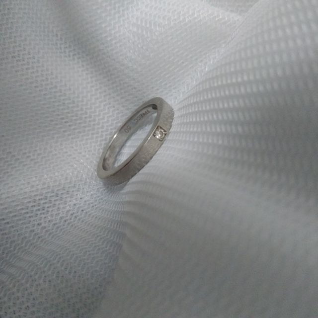 【ブルガリ(BVLGARI)の口コミ】 ダイヤが一粒ついているのですが、ダイヤが1周しているデザインの指輪もあ…