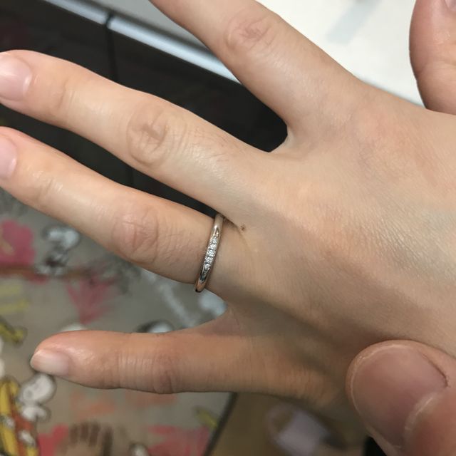 【銀座ダイヤモンドシライシの口コミ】 デザインで決めました。かなり悩みました。が、一番良い買い物が出来たと…