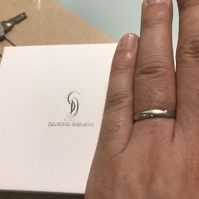 【銀座ダイヤモンドシライシの口コミ】 デザインで決めました。かなり悩みました。が、一番良い買い物が出来たと…