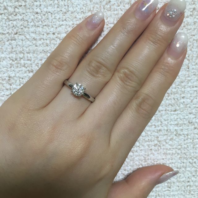 【銀座ダイヤモンドシライシの口コミ】 「エンゲージは一粒ダイヤで勝負！その代わりマリッジリングはキラキラの…