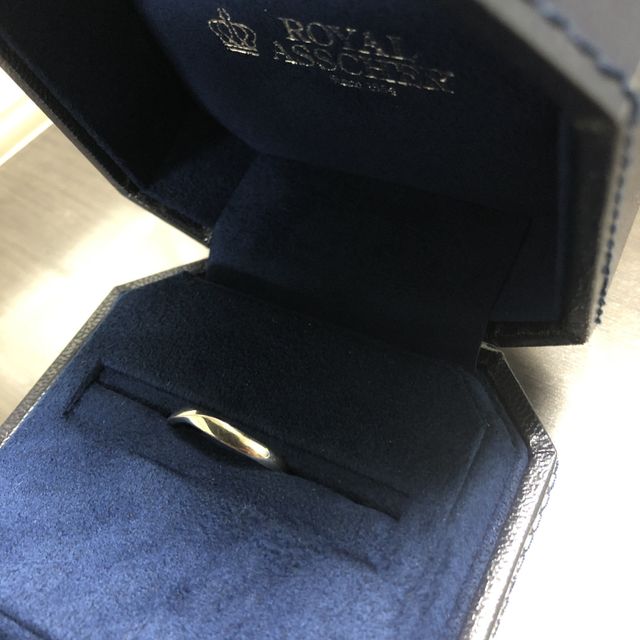 【ROYAL ASSCHER(ロイヤル・アッシャー)の口コミ】 ねじれがある指輪だったため。お互いに塾考し、ストレートのリングも考え…