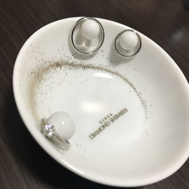 【銀座ダイヤモンドシライシの口コミ】 ダイヤの付いてない本当にシンプルなリングを探していたので、このデザイ…
