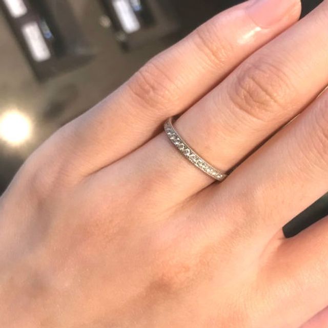【BIJOUPIKO(ビジュピコ)の口コミ】 エンゲージリングが比較的シンプルなデザインでストレートなので、重ね付…