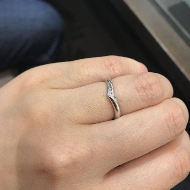 【アイプリモ(I-PRIMO)の口コミ】 結婚指輪のデザインイメージは何も固めず、主人と実店舗で目で見てから決…