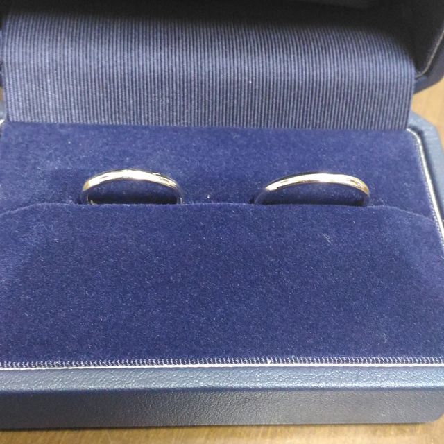 【銀座ダイヤモンドシライシの口コミ】 シンプルで仕事中も着けられるような手になじむデザインのものが欲しいと…