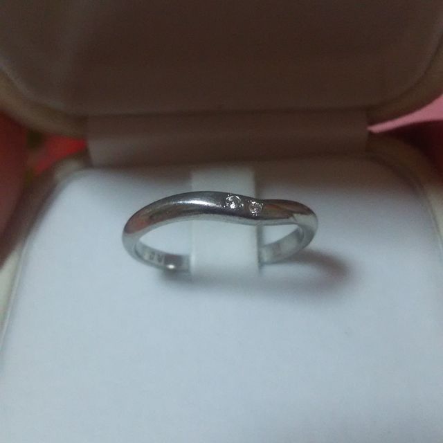 【STAR JEWELRY(スタージュエリー)の口コミ】 指が太いので、太い指輪は似合わないので細めのもので、なおかつ指が細く…