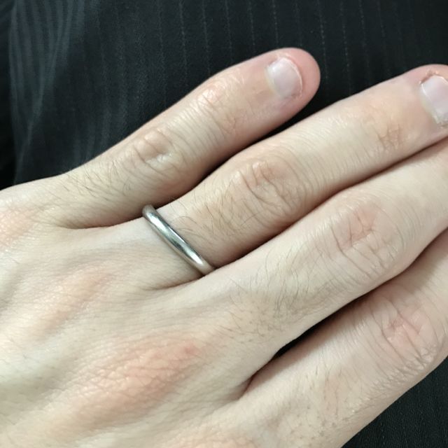 【ROYAL ASSCHER(ロイヤル・アッシャー)の口コミ】 二人とも年齢に左右されないシンプルな指輪を探していたので、ベーシック…
