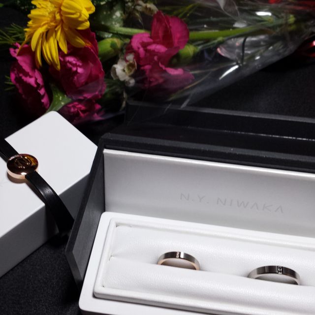 【俄(にわか)の口コミ】 主人がまったく指輪をしない人だったのですが、何種類か指輪を試着した時…