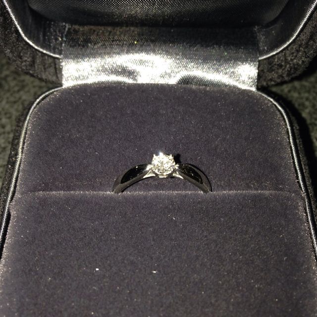 【ティファニー(Tiffany & Co.)の口コミ】 シンプルなものがよかったのでぴったりでした。
あとダイヤが指輪から飛び…