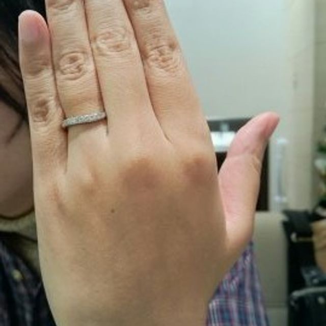 【アイプリモ(I-PRIMO)の口コミ】 言ってみれば、ハーフエタニティリングが緩くＳ字を描いているリングです…