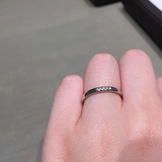 【アイプリモ(I-PRIMO)の口コミ】 シンプルな指輪で探していました。石入りが良かったのですが、キラキラし…