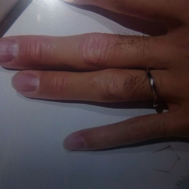 【HOSHI no SUNA 星の砂(ほしのすな)の口コミ】 お揃い感のある結婚指輪を探してましたがお互いの指の形が異なるためなか…