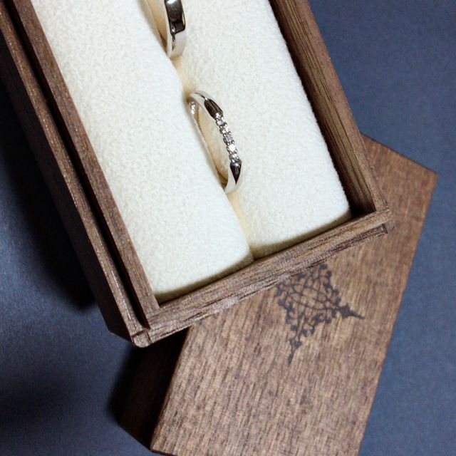 【PORTADA(ポルターダ)の口コミ】 ストレートで細身の、宝石がついているデザインを探していました。架け橋…