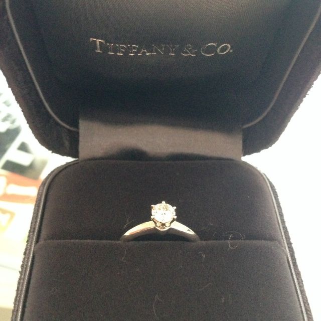 【ティファニー(Tiffany & Co.)の口コミ】 いくつになっても飽きのこないシンプルなデザインを求めていたところ、こ…