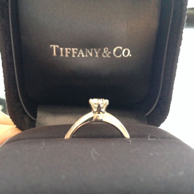 【ティファニー(Tiffany & Co.)の口コミ】 いくつになっても飽きのこないシンプルなデザインを求めていたところ、こ…