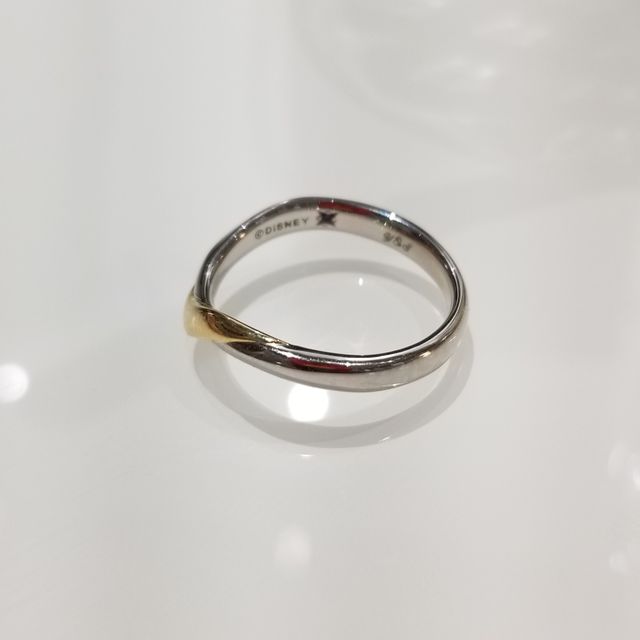 【Beauty and the Beast(ディズニー美女と野獣)の口コミ】 定員の方が一番始めにオススメしてくれたのが、この指輪で、デザイン、価…