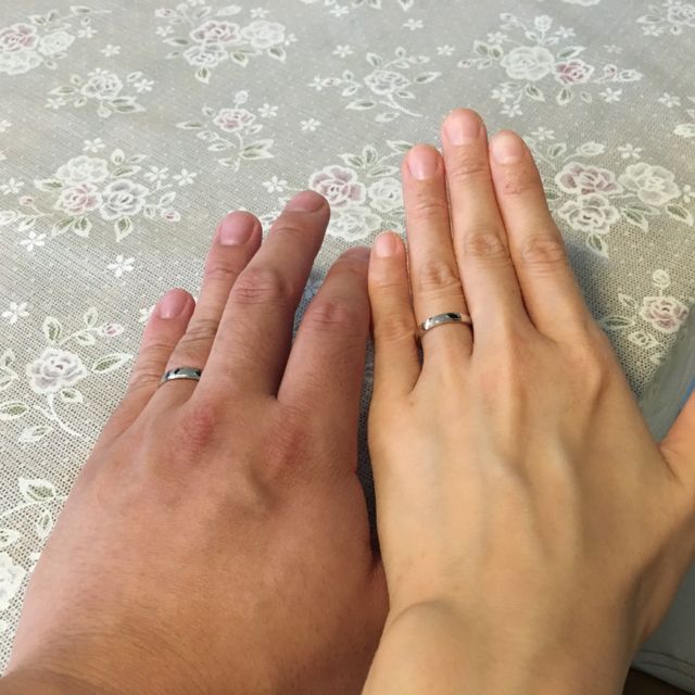 【エクセルコダイヤモンド(EXELCO DIAMOND)の口コミ】 デザインが気に入った。
シンプルで、かつ珍しいデザイン。
ピンクゴール…