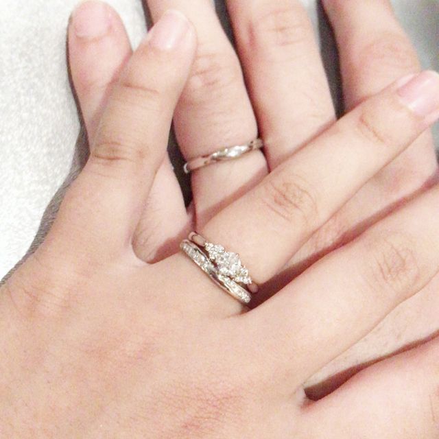 【銀座ダイヤモンドシライシの口コミ】 あえて真ん中にダイヤがなくてサイドにダイヤモンドがあるデザインが良く…