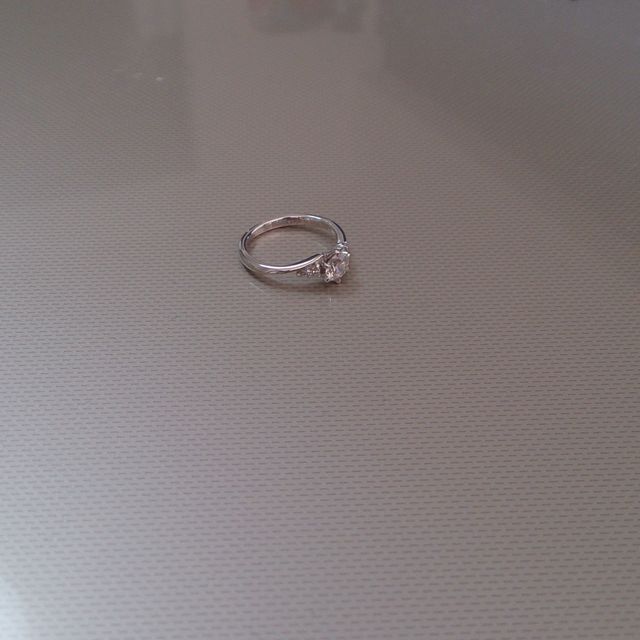 【宝寿堂(ほうじゅどう)の口コミ】 ダイヤモンド卸のお店で、低価格で豪華なダイヤモンドを購入することが出…