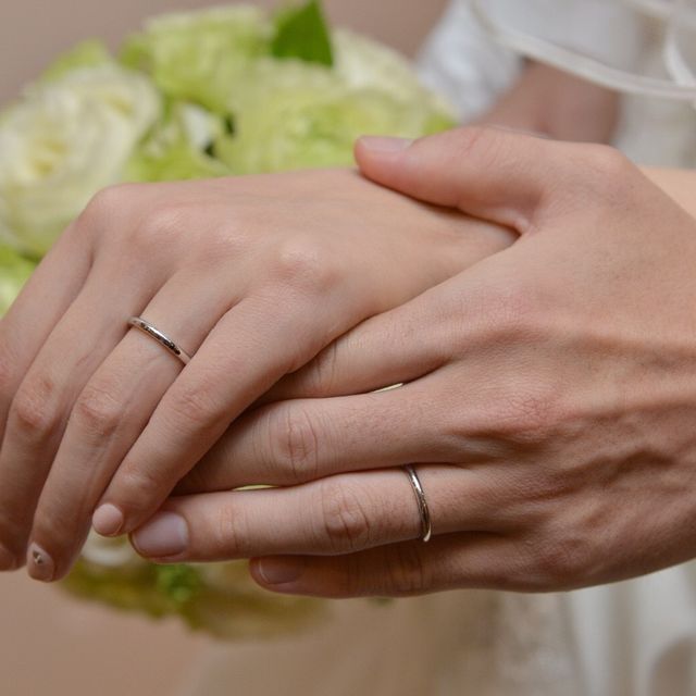 【グラフ(GRAFF)の口コミ】 婚約指輪と結婚指輪を重ね付けもできるよう、同じブランドで揃えたいと考…