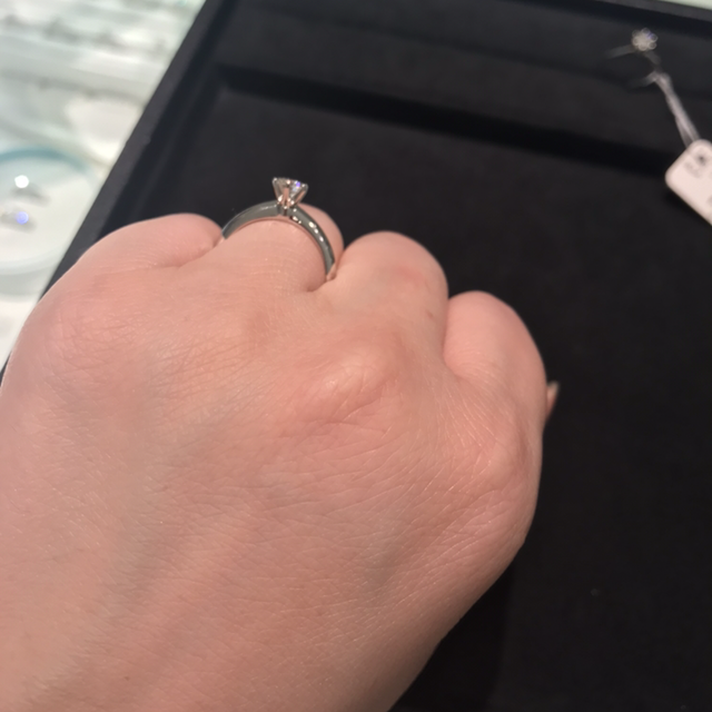 【ティファニー(Tiffany & Co.)の口コミ】 唯一無二のセッティング。他ブランドでも立て爪の指輪はたくさんいくらで…