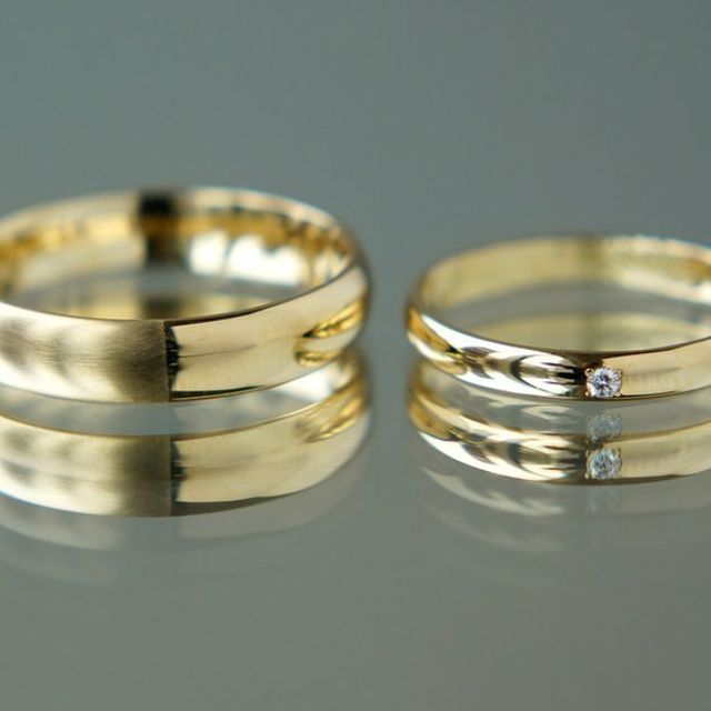 【Fuligoshed(フーリゴシェド)の口コミ】 「結婚指輪の内側にお互いの指紋」ということで、目立たないながらも二人…