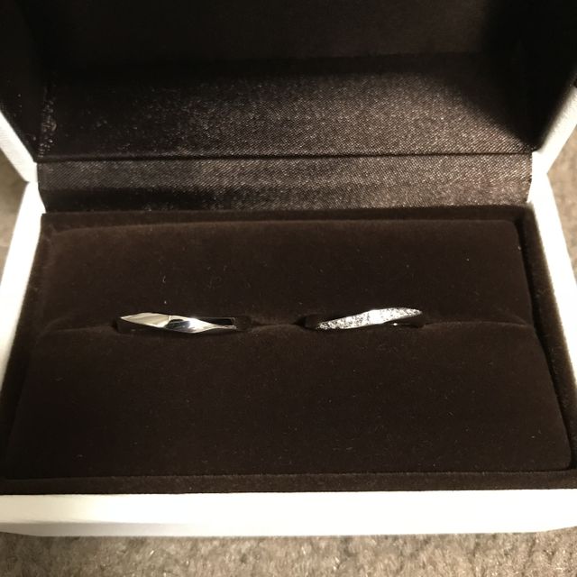 【アイプリモ(I-PRIMO)の口コミ】 デザインが可愛かったのと、内側にも刻印やダイヤを入れていただけて、店…