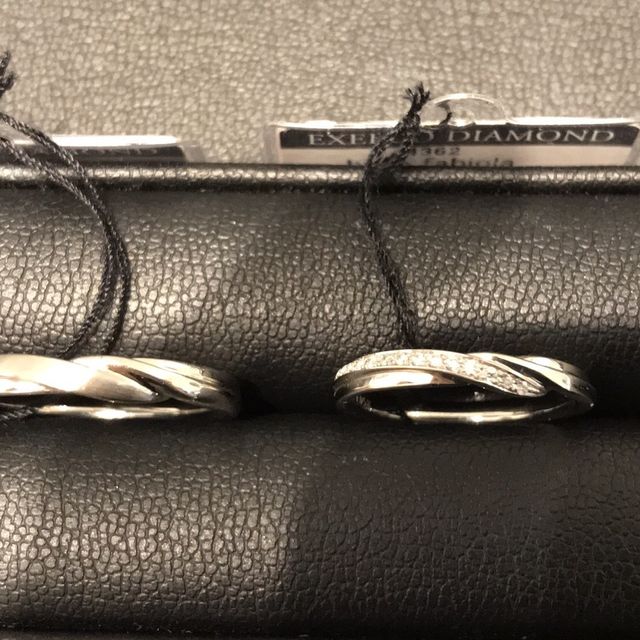 【エクセルコダイヤモンド(EXELCO DIAMOND)の口コミ】 友人の紹介で来店しました。
指輪のデザイン重視で選びました。
シンプル…