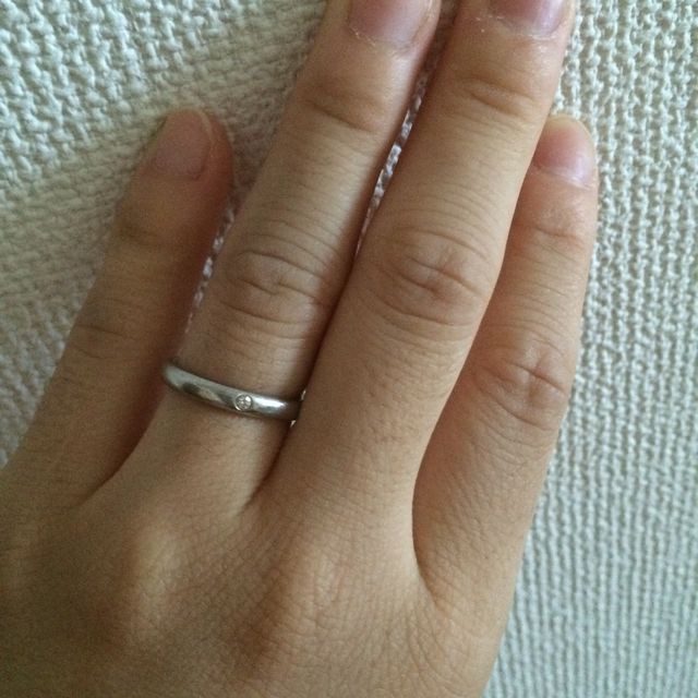 【ティファニー(Tiffany & Co.)の口コミ】 ティファニーの昔からある王道の形であるこちらの指輪にしました。
旦那は…