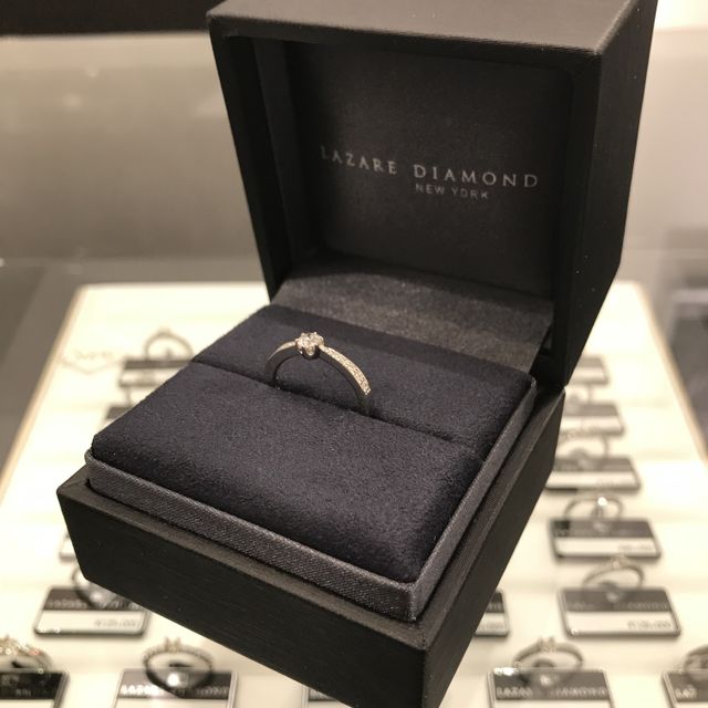 【ラザール ダイヤモンド(LAZARE DIAMOND)の口コミ】 日常的に付けるつもりでしたので、ダイヤがあまりでていないデザインを選…